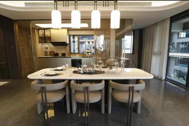 Chinese dining table for small dining room